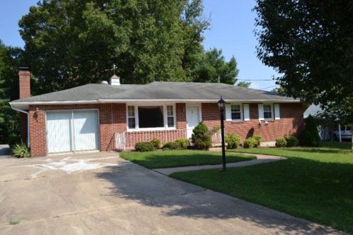 152 Parkway Dr, Danville, VA 24541-5661