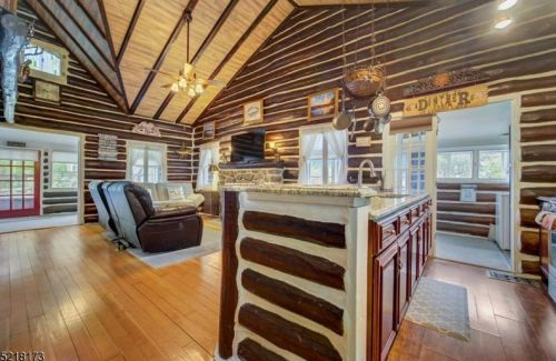 9 Woodside Dr, West Milford Lakes NJ  07480-4246 exterior