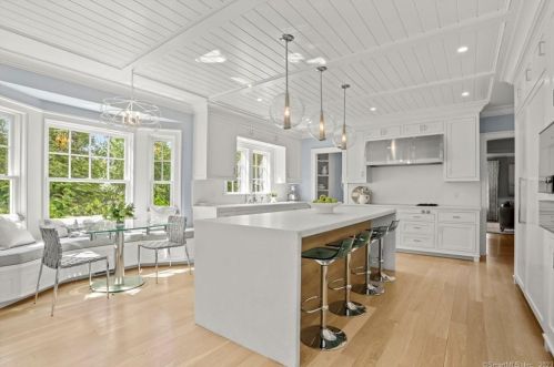 310 South Ave, New Canaan CT  06840-5820 exterior