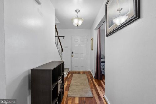 5593 Neddleton Ave, Woodbridge VA  22193-4156 exterior