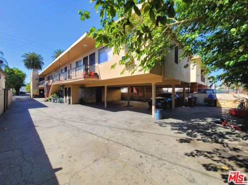 14639 Calvert St, Van Nuys CA 91411-2808 exterior