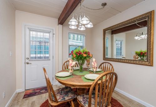 616 Q St, Rio Linda CA  95673-1427 exterior