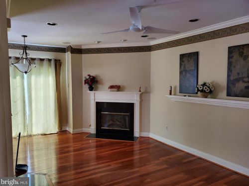 1 Lincoln Dr, Downingtown PA  19335-5328 exterior