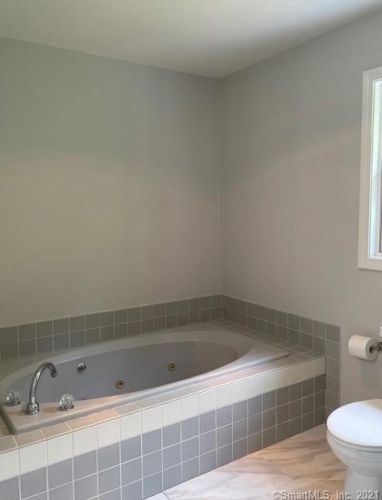 1200 Cornerstone Ct, Cheshire CT  06410-1860 exterior