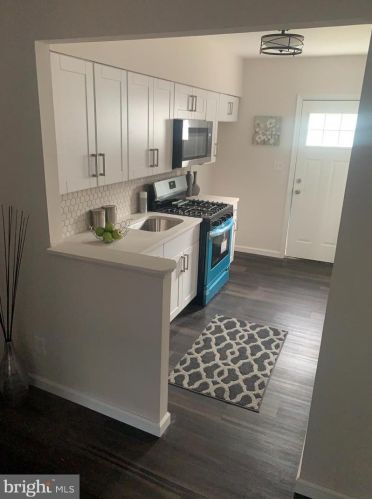 1814 5th St, Wilmington, DE 19805-3002