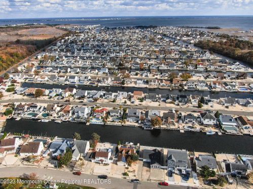 106 Moorage Ave, Berkeley Township NJ  08721-1879 exterior