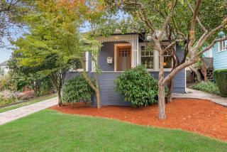314 46 St, Seattle WA  98103-6810 exterior
