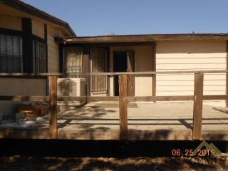 28587 Golf Course Rd, Taft, CA 93268-9782