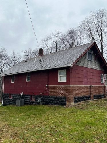 2806 12th Ave, Beaver Falls, PA 15010-2434
