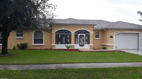 290 Justene Cir, Lehigh Acres, FL 33936-7568