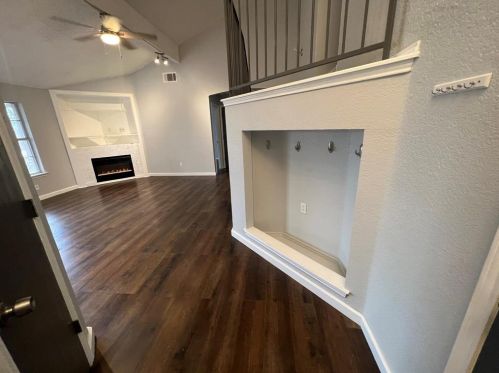 652 Blueberry Hill Ln, Midlothian TX  76063-3600 exterior