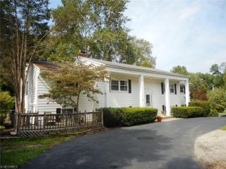 2230 Short Hills Dr, Akron, OH 44333-2373