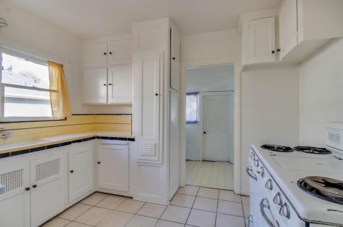 1501 Grove St, San Diego CA 92102-1439 exterior