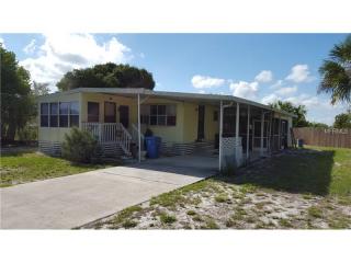 410 Frances Cir, Ruskin, FL 33570-6231