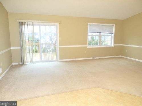 4146 Green Park Dr, Mount Joy, PA 17552-8856