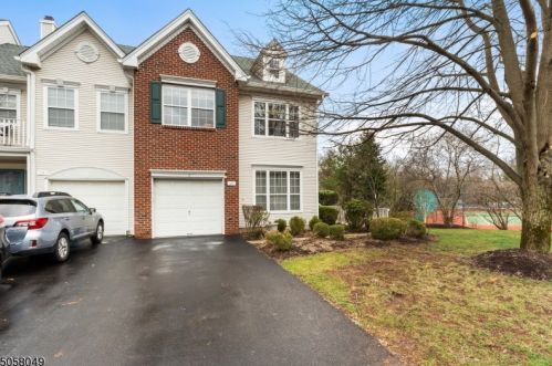 17 Tavern Ln, White House Station, NJ 08889-3202