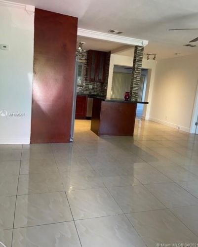 924 30th Rd, Hollywood FL  33021-5501 exterior