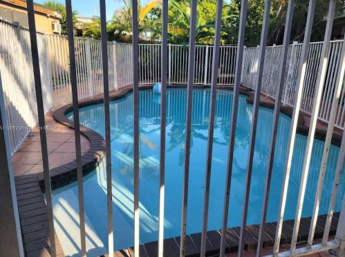 10 44th St, Hialeah FL  33013-1816 exterior