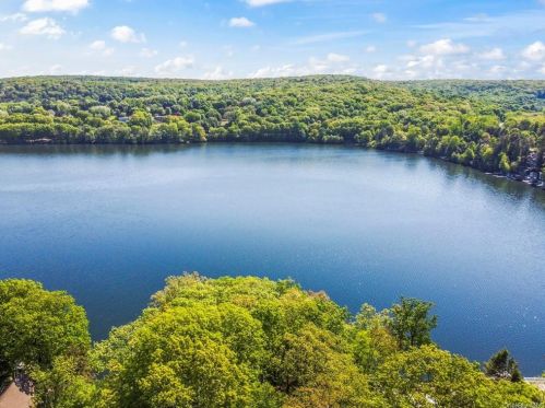 39 Lakeview Dr, Whaley Lake NY  12531-5532 exterior