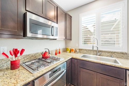 5284 Gramercy Cir, Fairfield CA  94533-6680 exterior