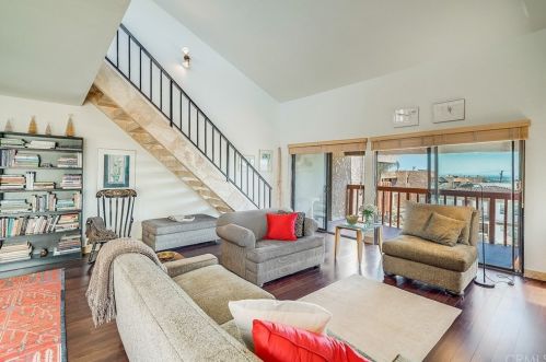 2229 Molino Ave, Long Beach, CA 90755-3932