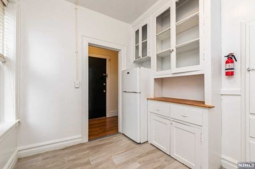 10 Roosevelt Pl, Montclair NJ  07042-3344 exterior