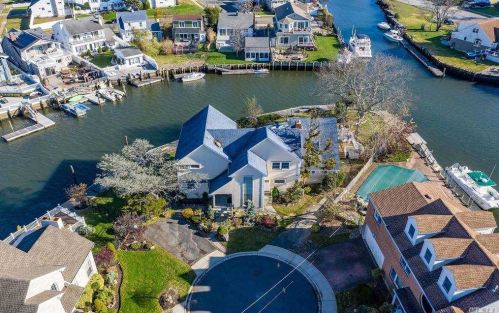 188 Barbara Rd, North Bellmore, NY 11710-4701