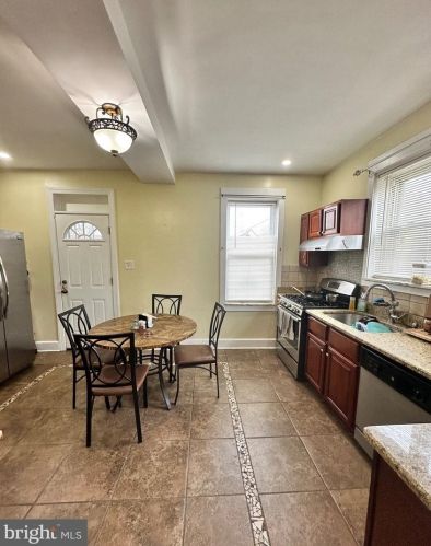 1075 Allengrove St, Philadelphia PA  19124-2944 exterior