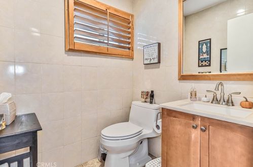 26316 Plata Ln, Calabasas CA  91302-2611 exterior