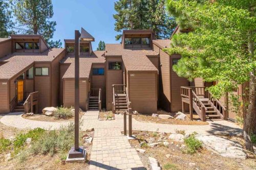 6062 Rocky Point Cir, Truckee, CA 96161-4016
