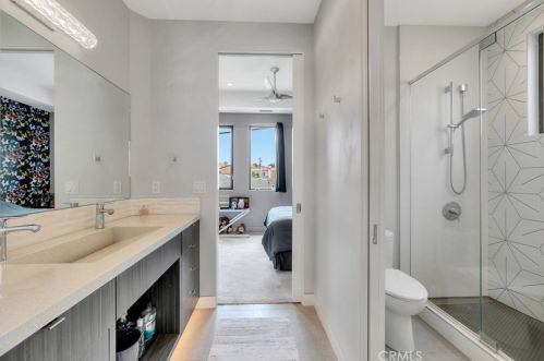 50 Rivo Alto Canal, Long Beach CA  90803-4047 exterior