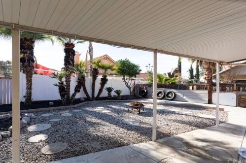 1444 Mouton Dr, San Jacinto CA  92583-5718 exterior