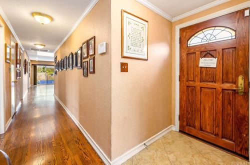 832 Stevely Ave, Long Beach CA 90808-4438 exterior