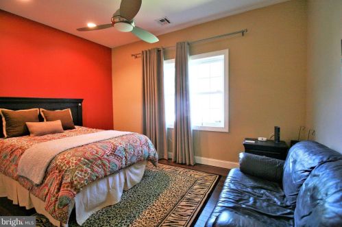 5 Middleton Dr, Trenton NJ exterior