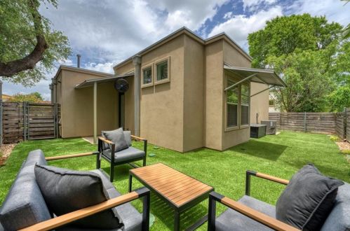 3803 Byron Dr, Austin TX  78704-6715 exterior