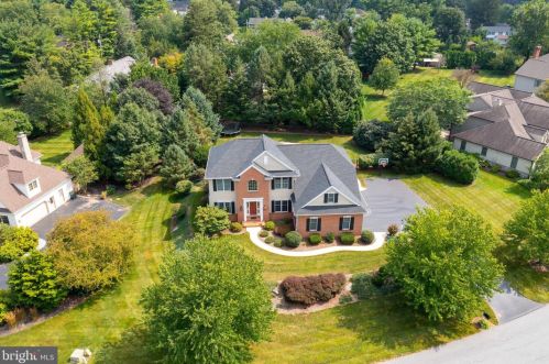 2098 Mallard Dr, Lancaster, PA 17601-5455