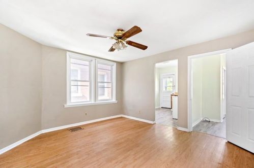 615 Wentworth Ave, Pittsburgh, PA 15216-3360