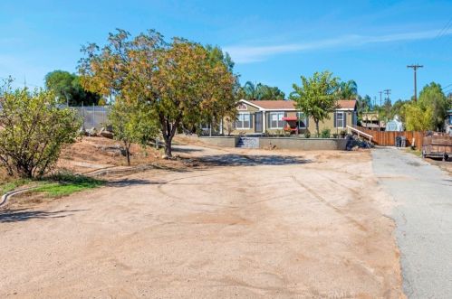 18495 Darin Dr, Perris CA  92570-9187 exterior