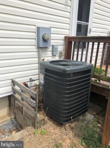 228 Kadies Ln, Edinburg VA  22824-9608 exterior