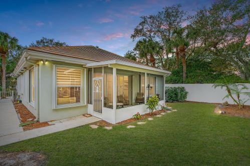 100 Hampton Dr, Jupiter FL  33458-8101 exterior