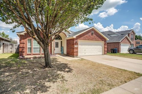 12249 Shadow Wood Trl, Burleson, TX 76028-7570