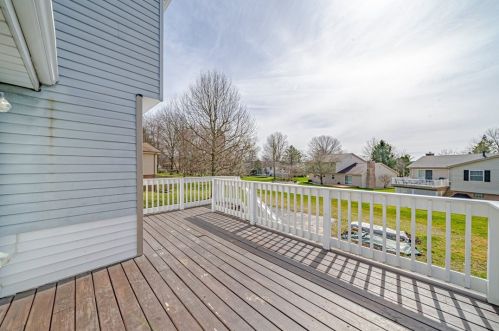 102 Redwood Cir, Latrobe PA  15650-2516 exterior