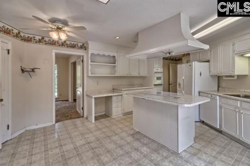 1104 Baywater Dr, Cayce-West Columbia SC  29170-3119 exterior