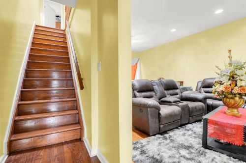 10409 164th St, Jamaica, NY 11433-2115