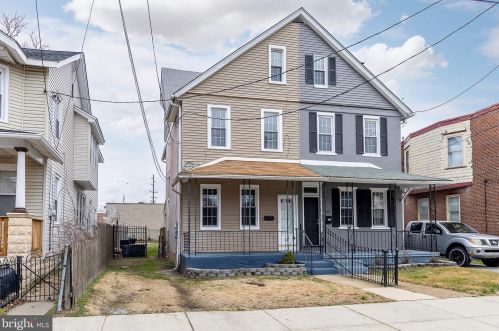 627 Market St, Gloucester, NJ 08030-1930