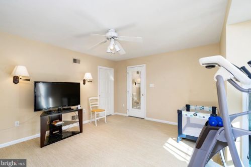 10101 Waterside Dr, Springfield VA  22015-3931 exterior