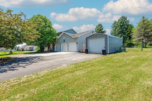 921 Lindberg Way, Somerset, PA 15501-9742
