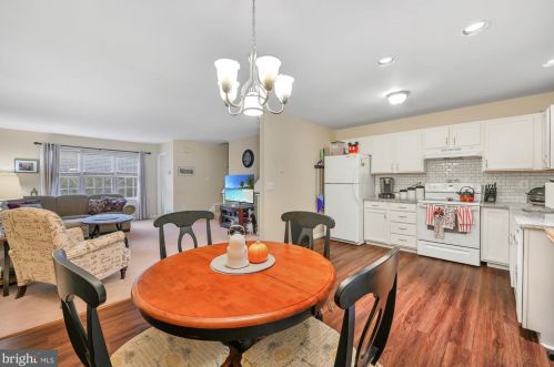 28 Deep Holw Ln, Lancaster PA  17603-7418 exterior