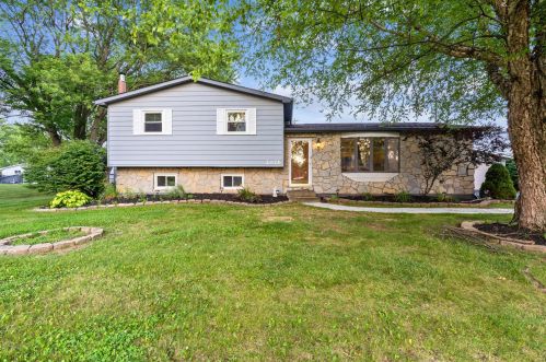 2075 Huron Dr, London, OH 43140-9017
