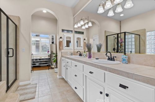 10504 Chesterfield Ct, Bakersfield CA 93311-3722 exterior